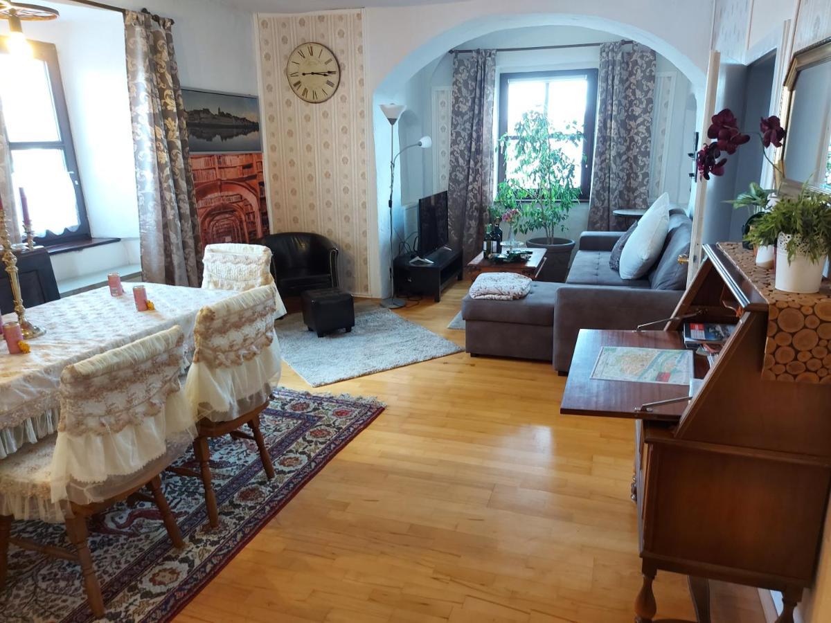 Schloss Weichs Zu Regensburg Mit 2Schlafzimmer Parkplatz Internet 75Qm Zentrum Luaran gambar