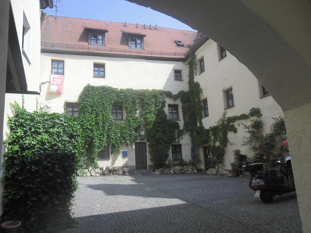 Schloss Weichs Zu Regensburg Mit 2Schlafzimmer Parkplatz Internet 75Qm Zentrum Luaran gambar