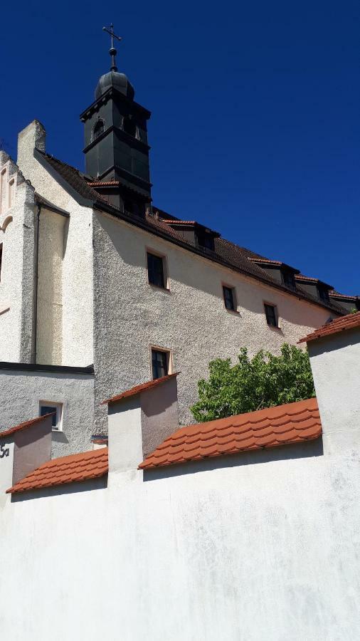 Schloss Weichs Zu Regensburg Mit 2Schlafzimmer Parkplatz Internet 75Qm Zentrum Luaran gambar